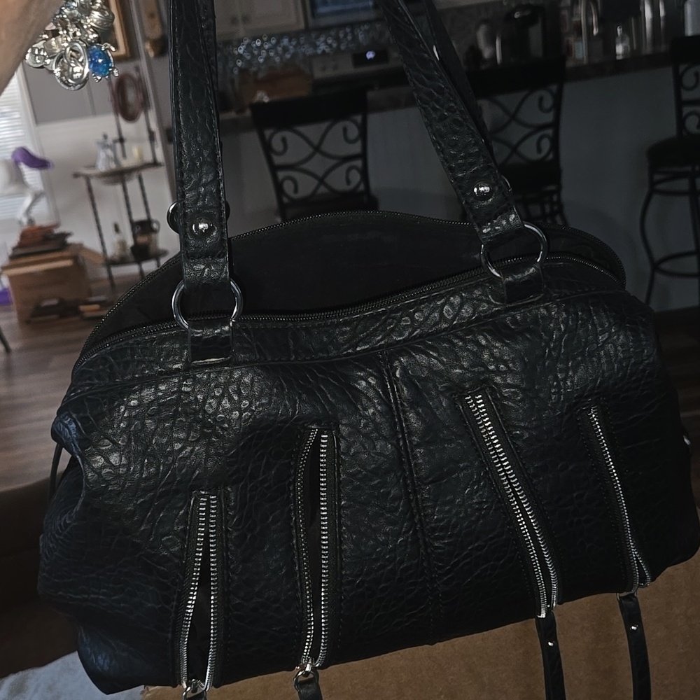 Chic Black Leather Shoulder Bag